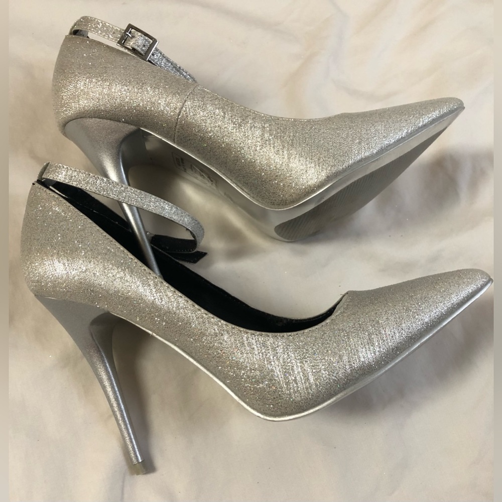 Shoe Republic high heel glitter pumps size: 8.5